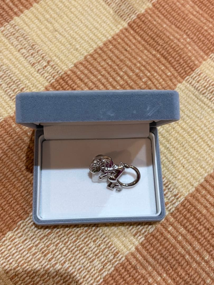 ドラえもん50周年・銀製眼鏡ホルダー