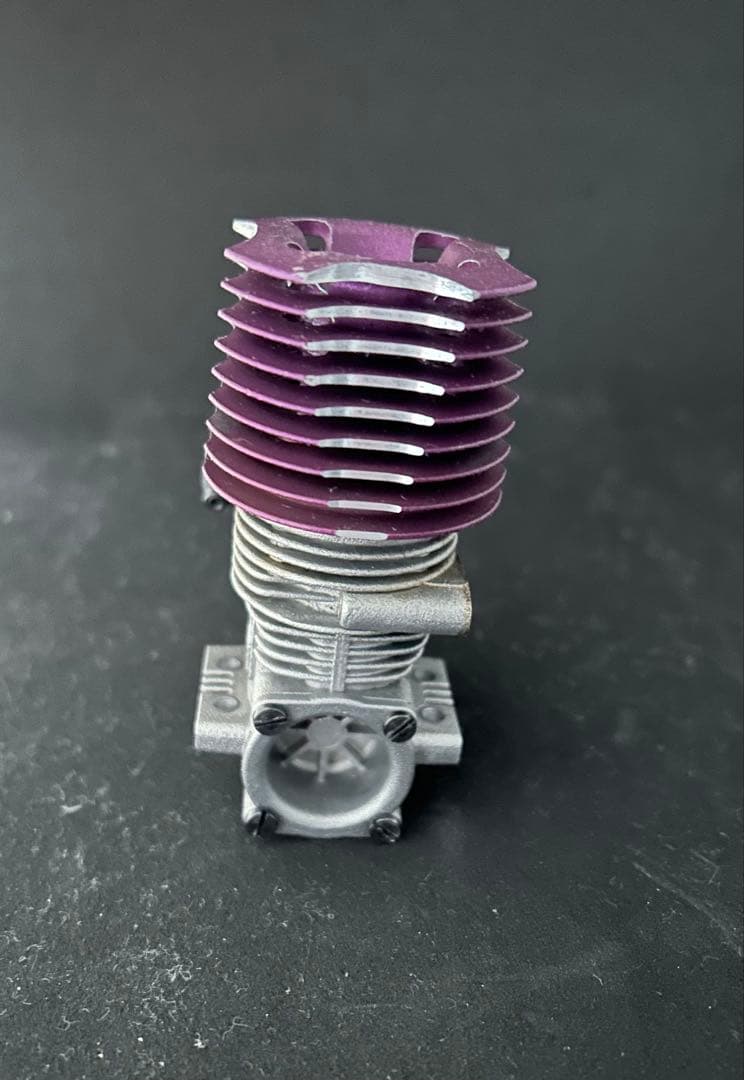 ノバロッシ社C12 エンジン パープル