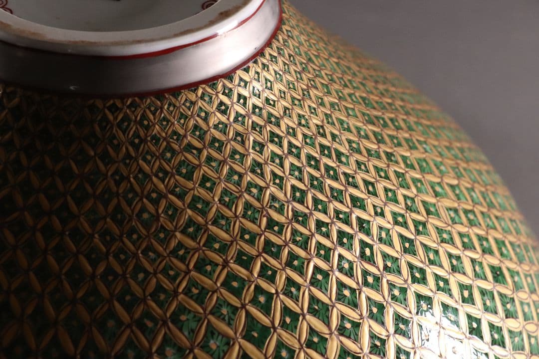 有田焼 龍右衛門 染錦金地紋 深鉢 幅40cm 小紋づくし 大鉢