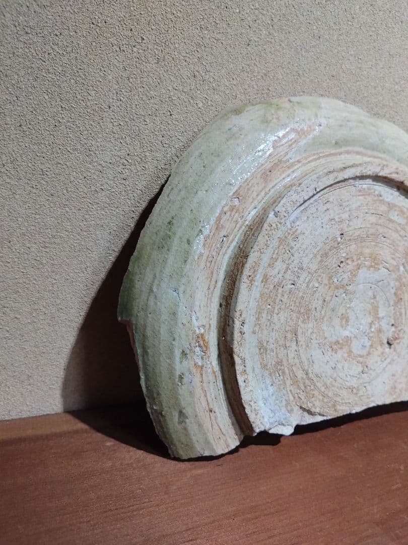 美濃陶片 黄瀬戸 菊花 織部釉流し紋 大皿 陶片 残欠 志野 織部