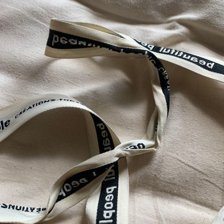 beautiful people サコッシュ