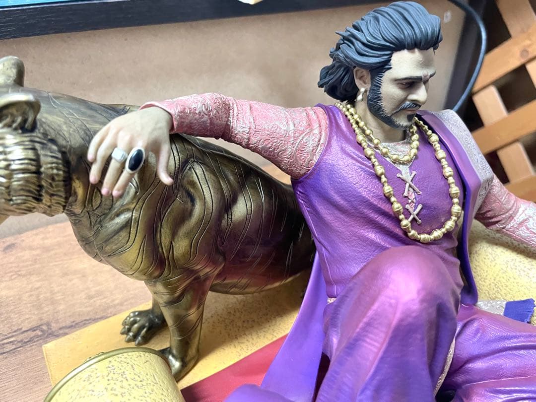 【未使用】バーフバリ 1/6スケール フィギュア