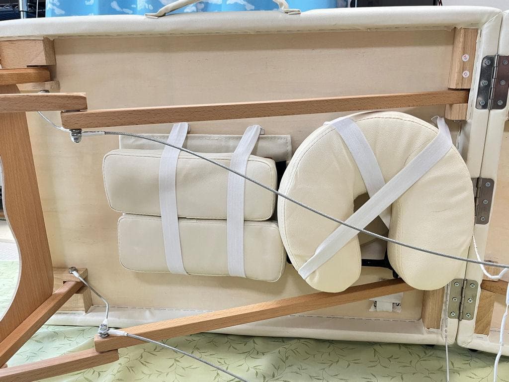 折りたたみ式☆顔穴有り◇マッサージベッドステラミニ（Stella