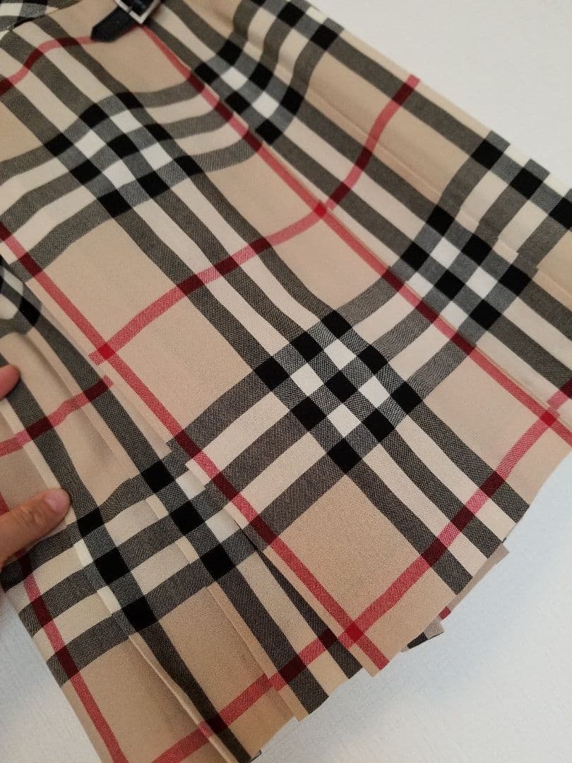バーバリーキッズスカート 未使用近 美品 ベージュ ノバチェック160