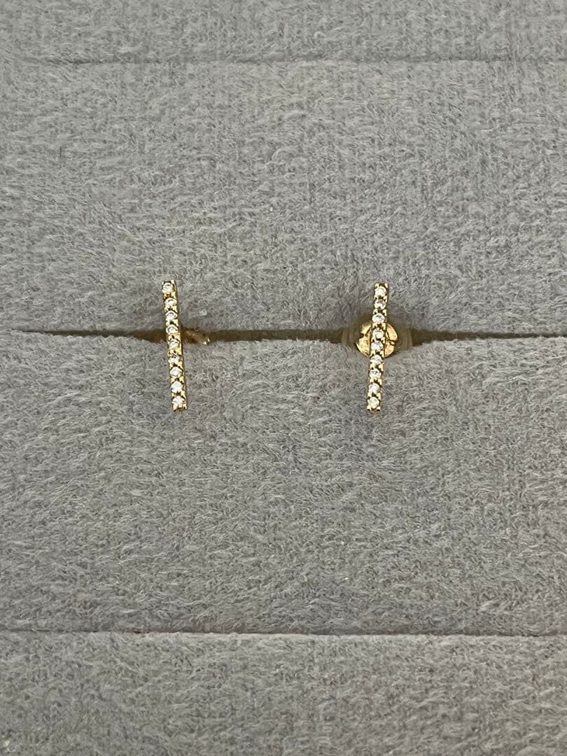 Lilas リラ ダイヤ10mmバーピアス K10 (両耳用)の通販はau PAY