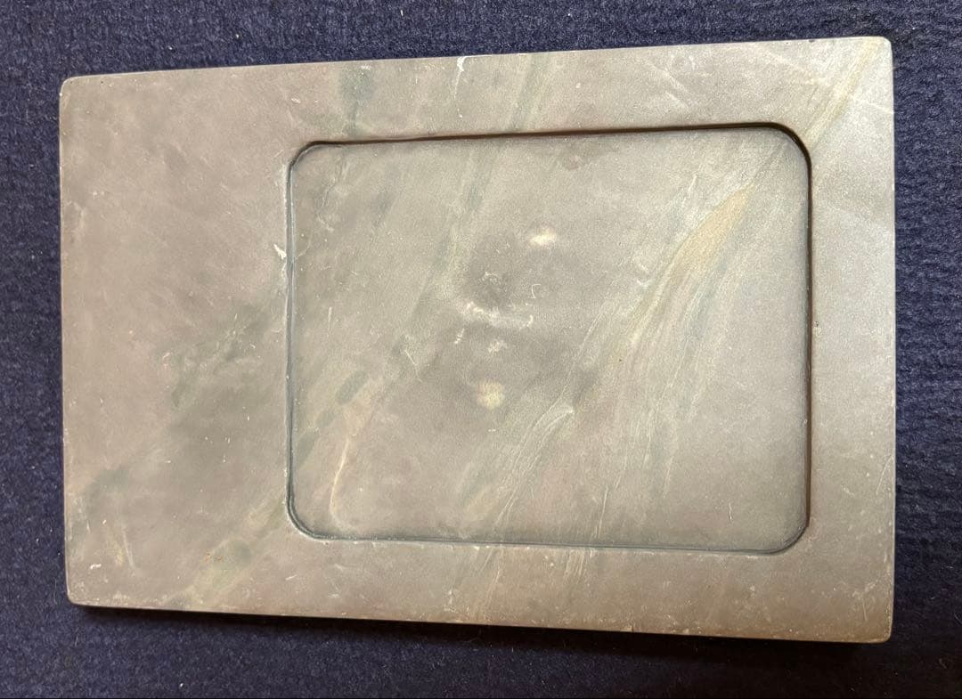 再出品 絶品老坑端渓水巌硯 魚児隊青花・蕉葉白・