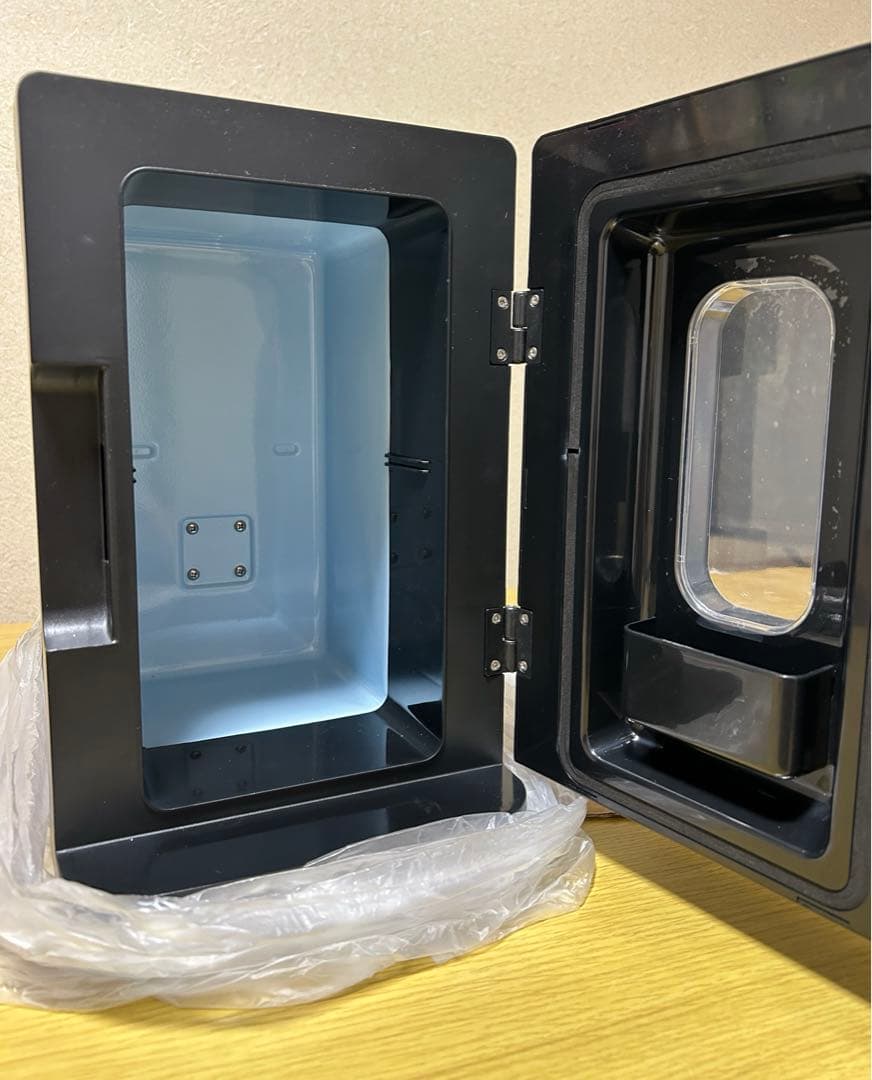 未使用 ポータブル 保冷温庫 8ℓ 車でも使える2電方式 サンリオ