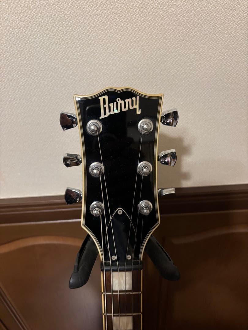 Burny レスポールカスタムタイプ Bigsbyアーム付 セミホロウボディ