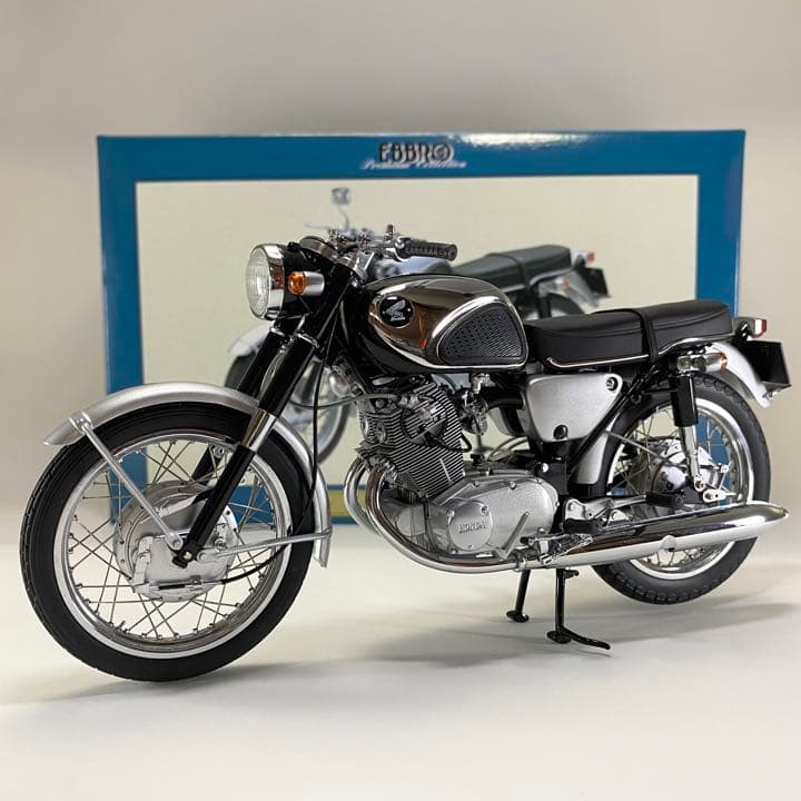 絶版【未使用】EBBRO エブロ 1/10 Honda CB72 1960