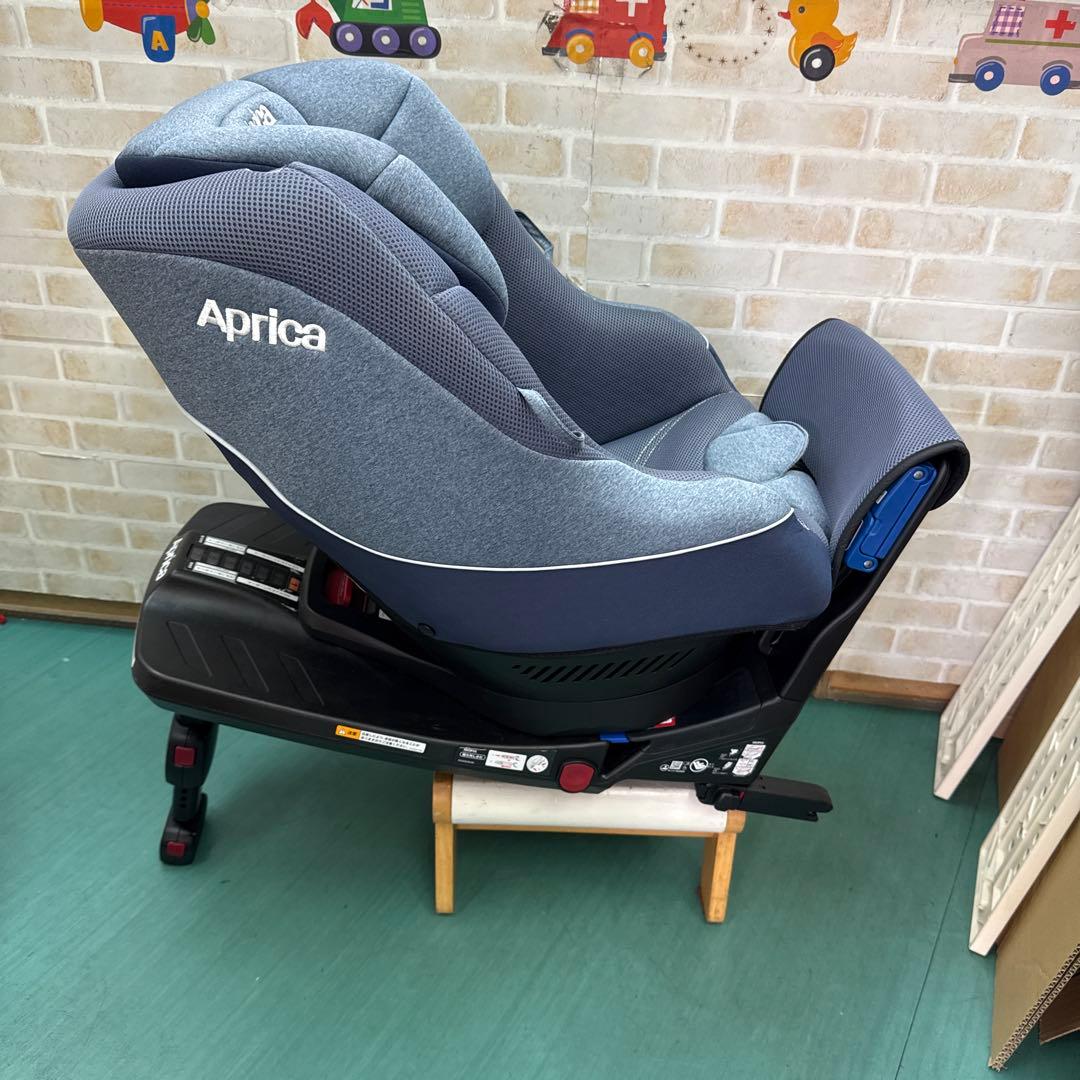 アップリカ　チャイルドシート クルリラ　isofix 回転式