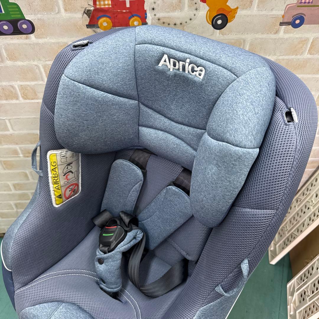 アップリカ　チャイルドシート クルリラ　isofix 回転式