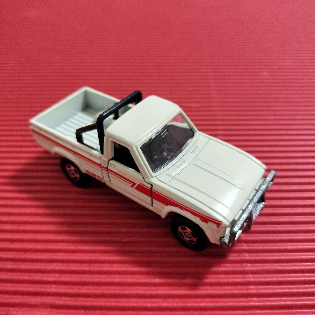 トミカ『トヨタ ハイラックス4WD』未開封品