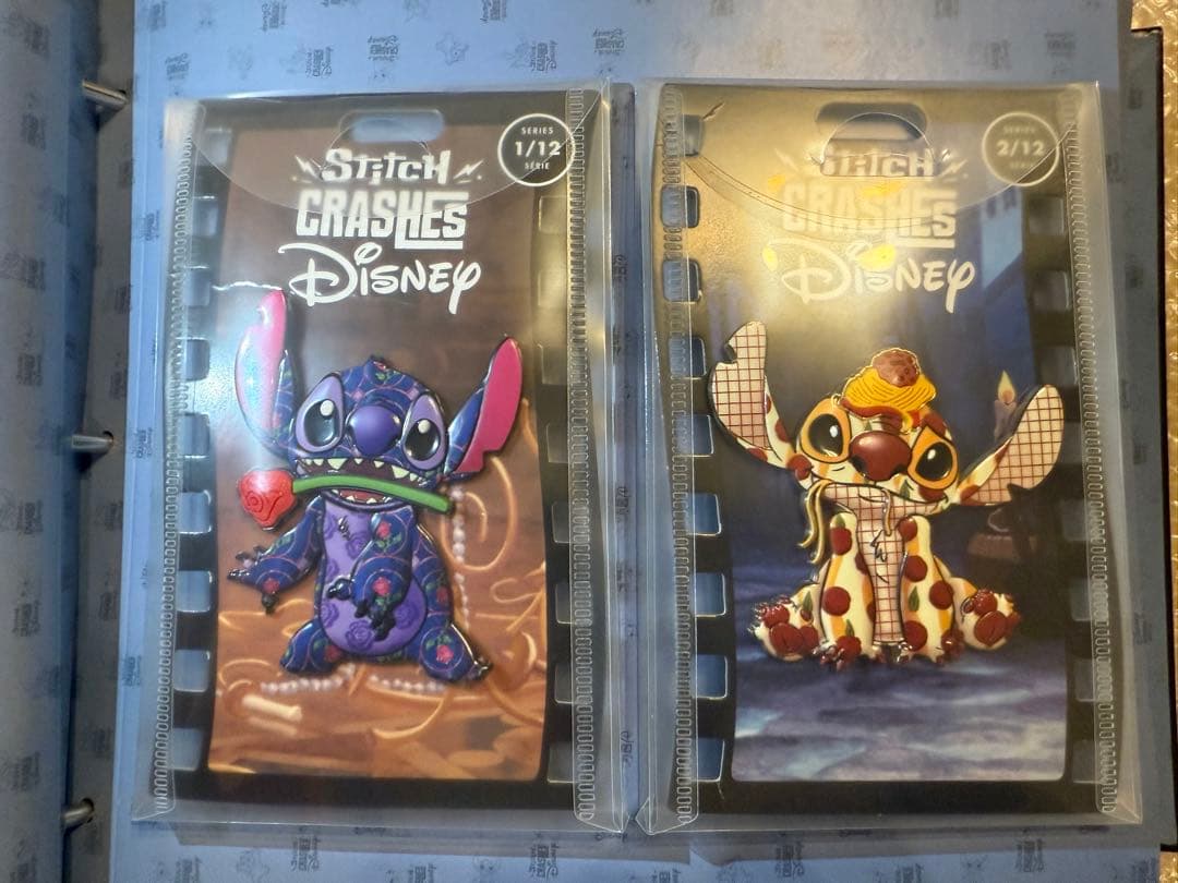 ディズニー　ピンバッジ　スティッチ　クラッシーズ　コンプリート　フォルダ付き