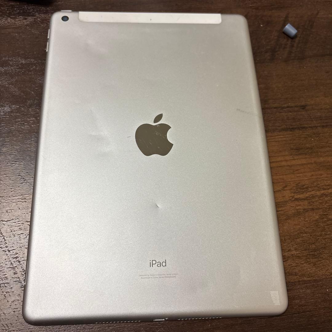 Apple iPad第9世代 本体 シルバー 画面ひび割れ - メルカリ