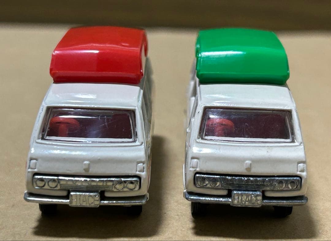 トミカ トヨタ ハイエースコミューター キャンピングカー 2台セット