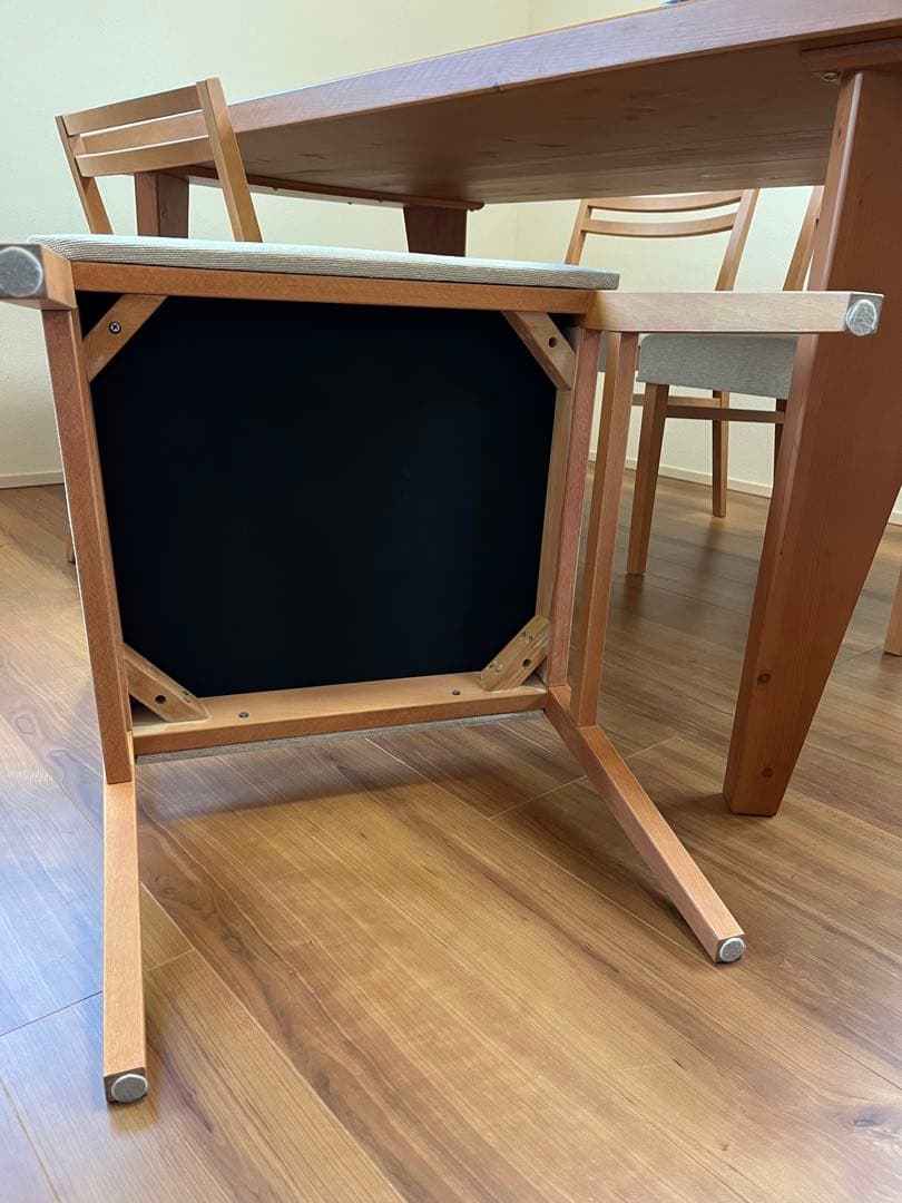 無垢材木製ダイニングテーブル　椅子４脚セット　（引き取り愛知県名古屋市）