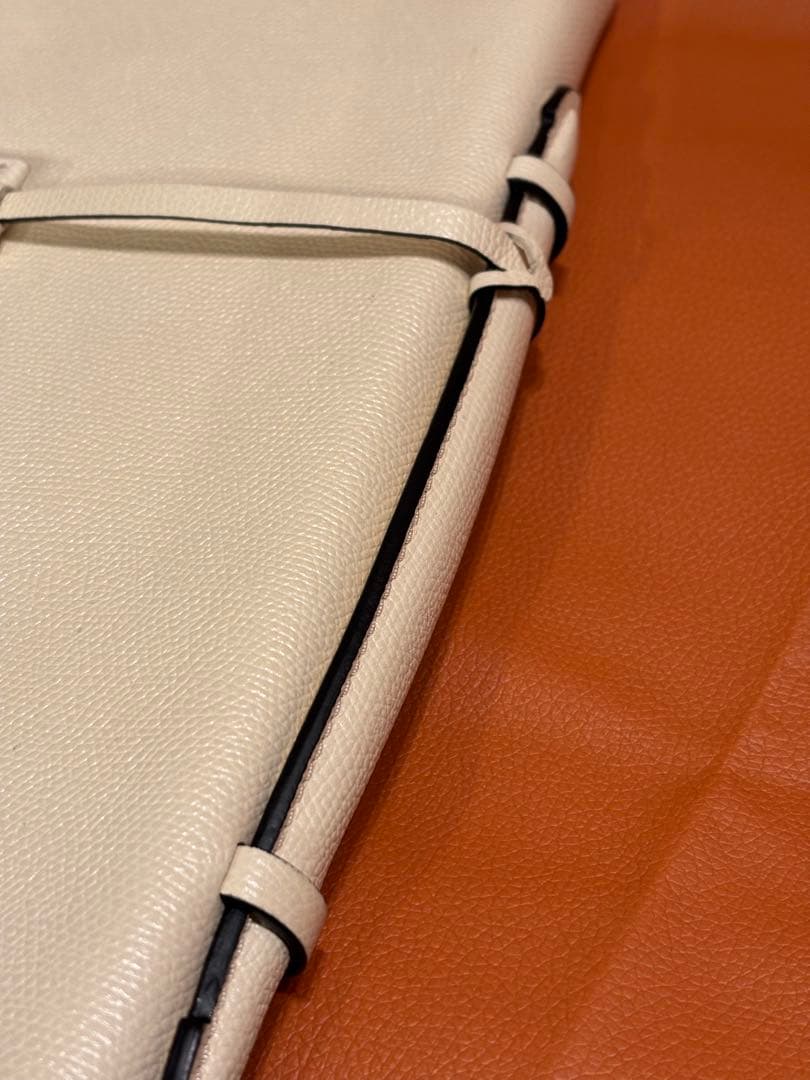 ヴァレクストラ バレクストラ Valextra ブリーフケース ホワイト