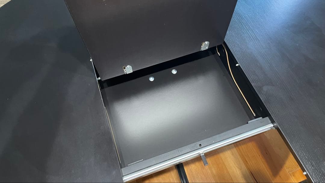 円形ダイニングテーブル