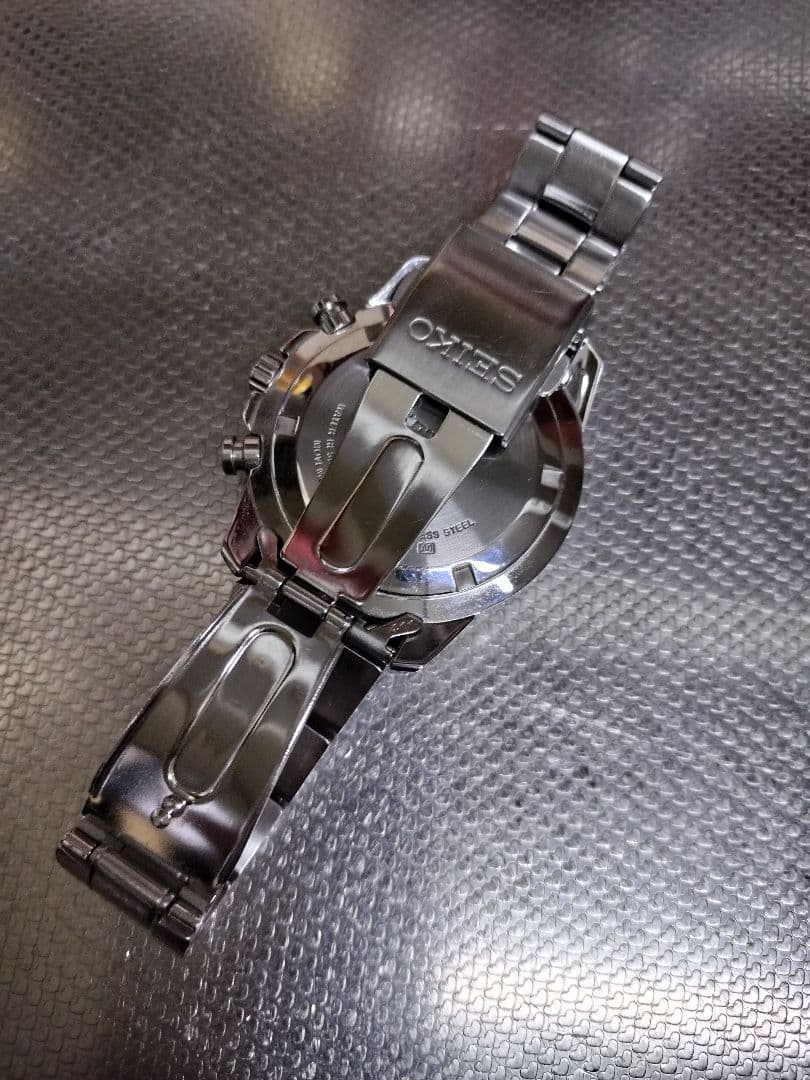 SEIKO クロノグラフ 腕時計ブラックダイヤル　１０気圧防水