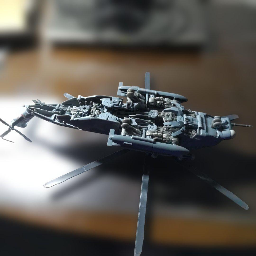 トランスフォーマースタジオシリーズ　ブラックアウト