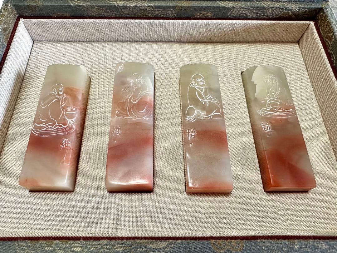 【悟　道　仏　禅】美品　ラオス 水凍　印材 落款 遊印 雅号　浮き彫　薄意　4点 悟 道 仏 禅】美品 ラオス 水凍 印材 落款 遊印 雅号 浮き彫 薄