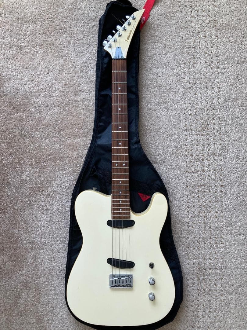 アイボリー エレキギター ギターケース付き アイボリー エレキギター ギターケース付き mt0171002_m.jpg