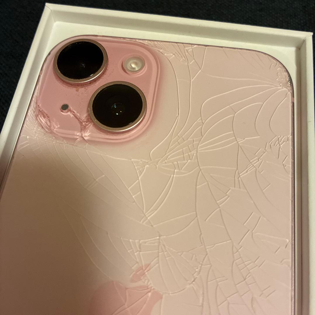 iPhone15ピンク256GB(背面割れジャンク)