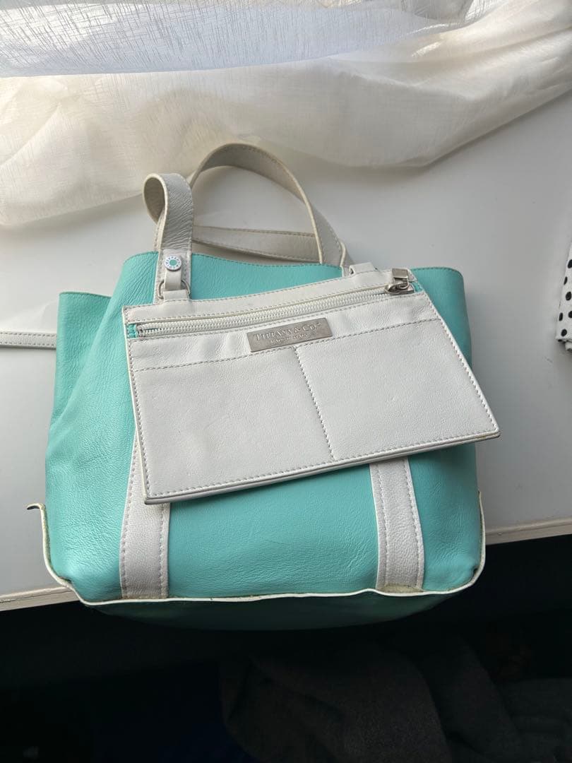 バッグ Tiffany leather hand bag reversible