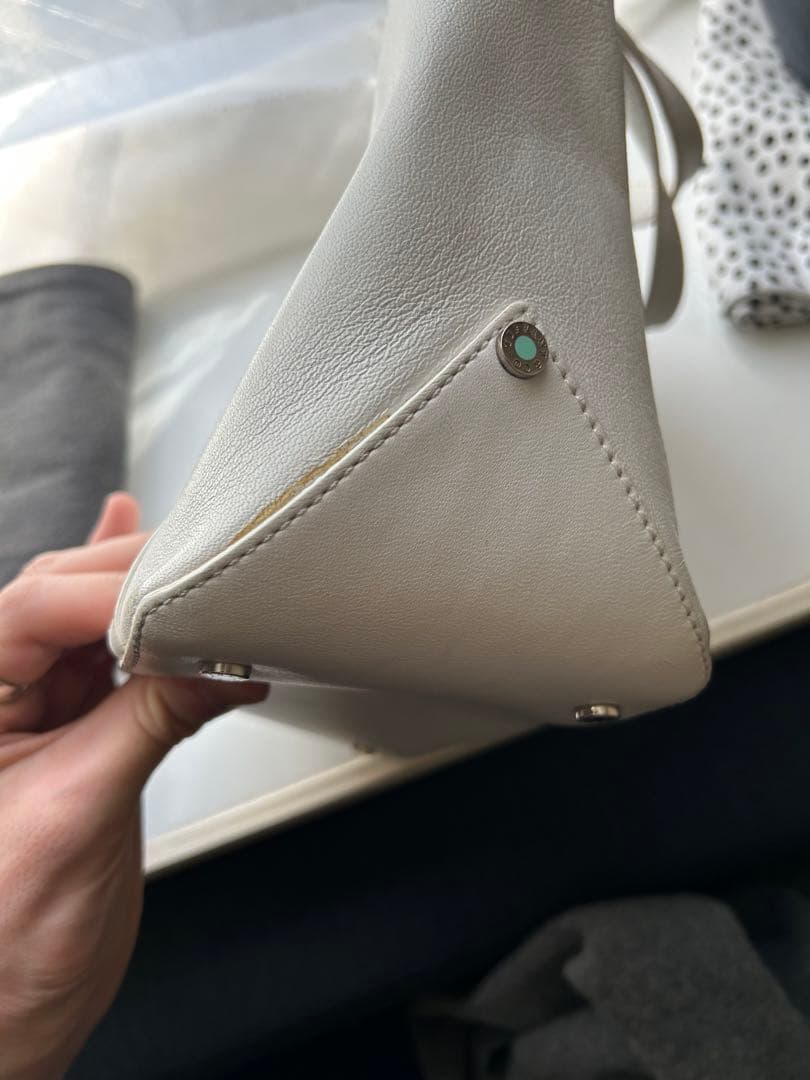 バッグ Tiffany leather hand bag reversible