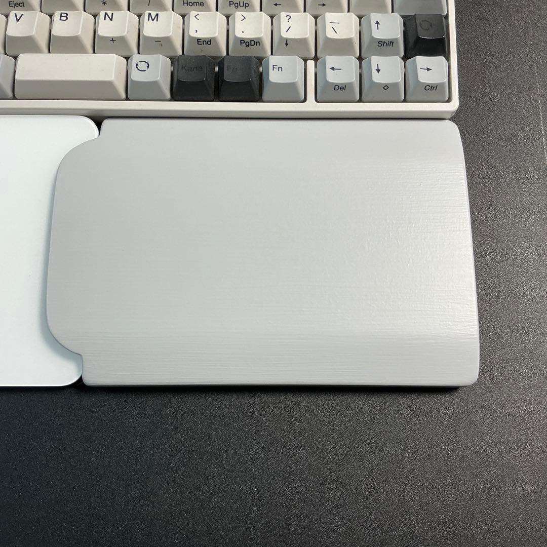 オーダー作品 リアルフォースR3TKL対応 ウイング付パームレスト ライト