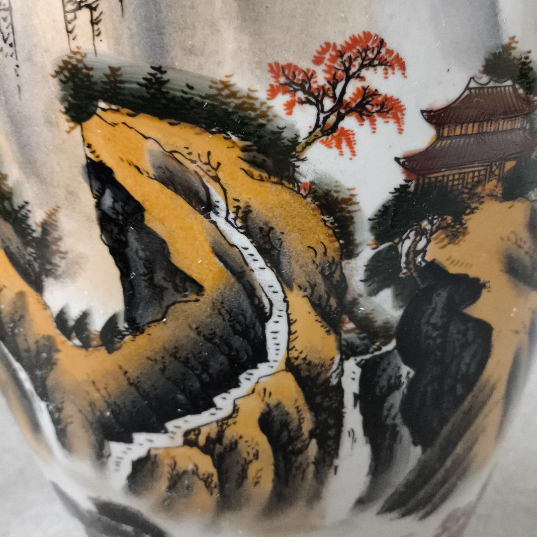 中華風☆山水画装飾の大きな陶磁器壺☆幅30センチ☆高さ