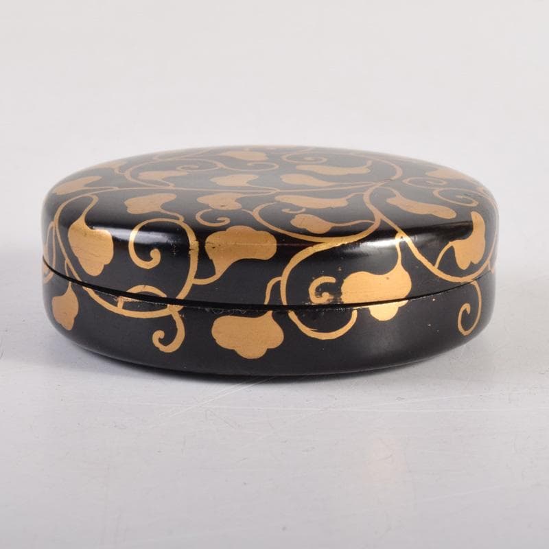 茶道具　黒漆塗　金彩蒔絵　草文　香合　時代箱付　V　8276