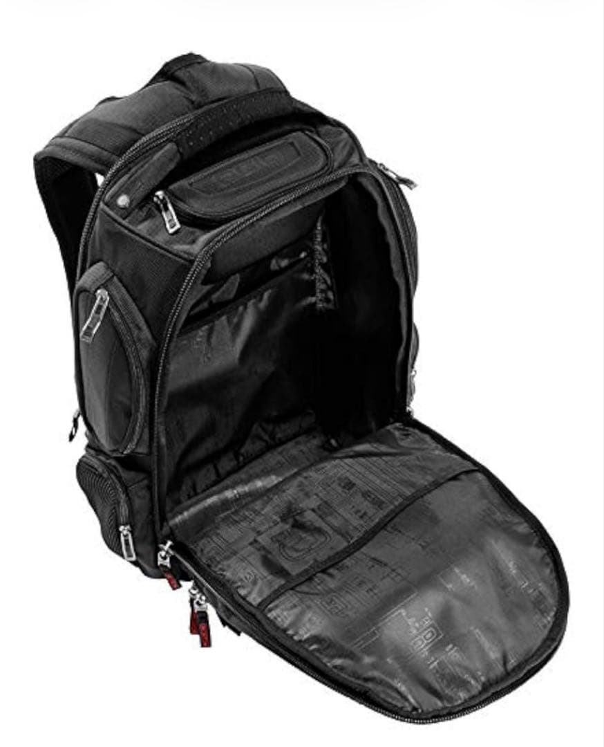 Ogio ツーリングバックパック Gambit17 backpack 色調：黒 おしゃれ