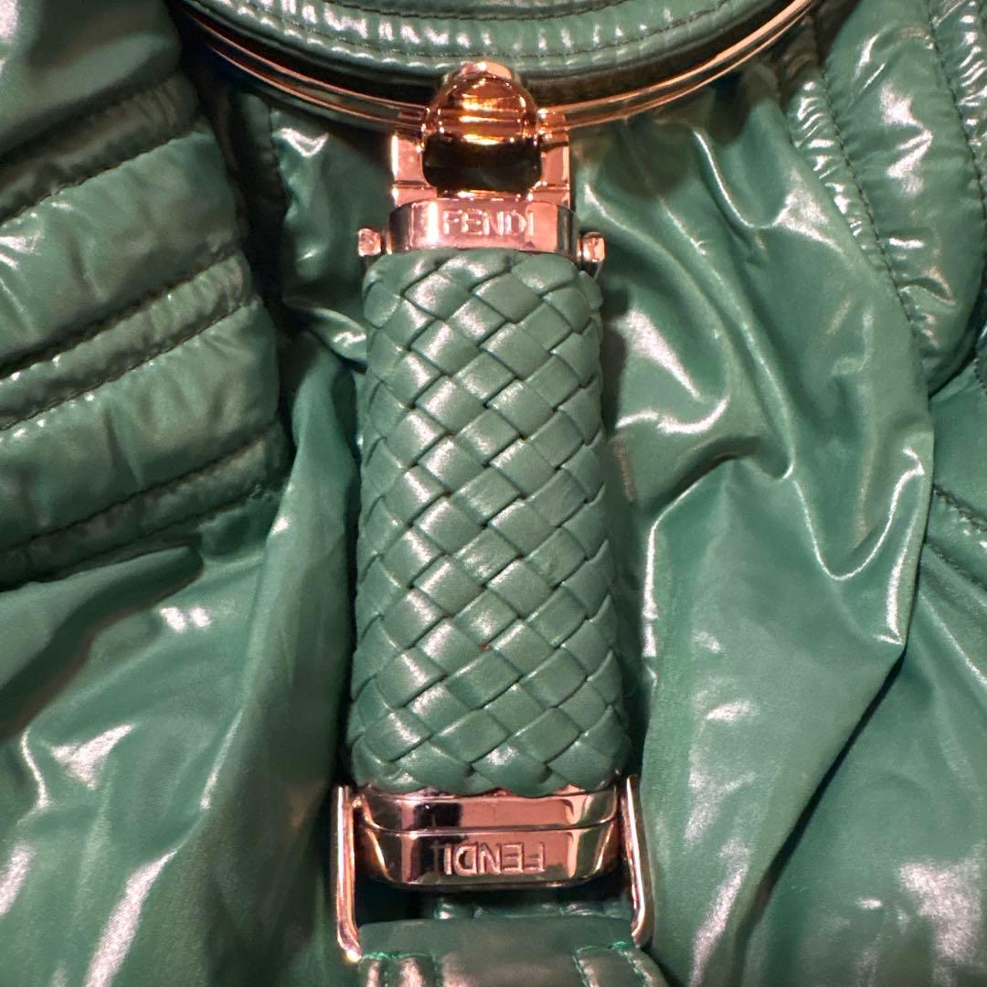 【希少】 FENDI × MONCLER ダウン スパイバッグ グリーン