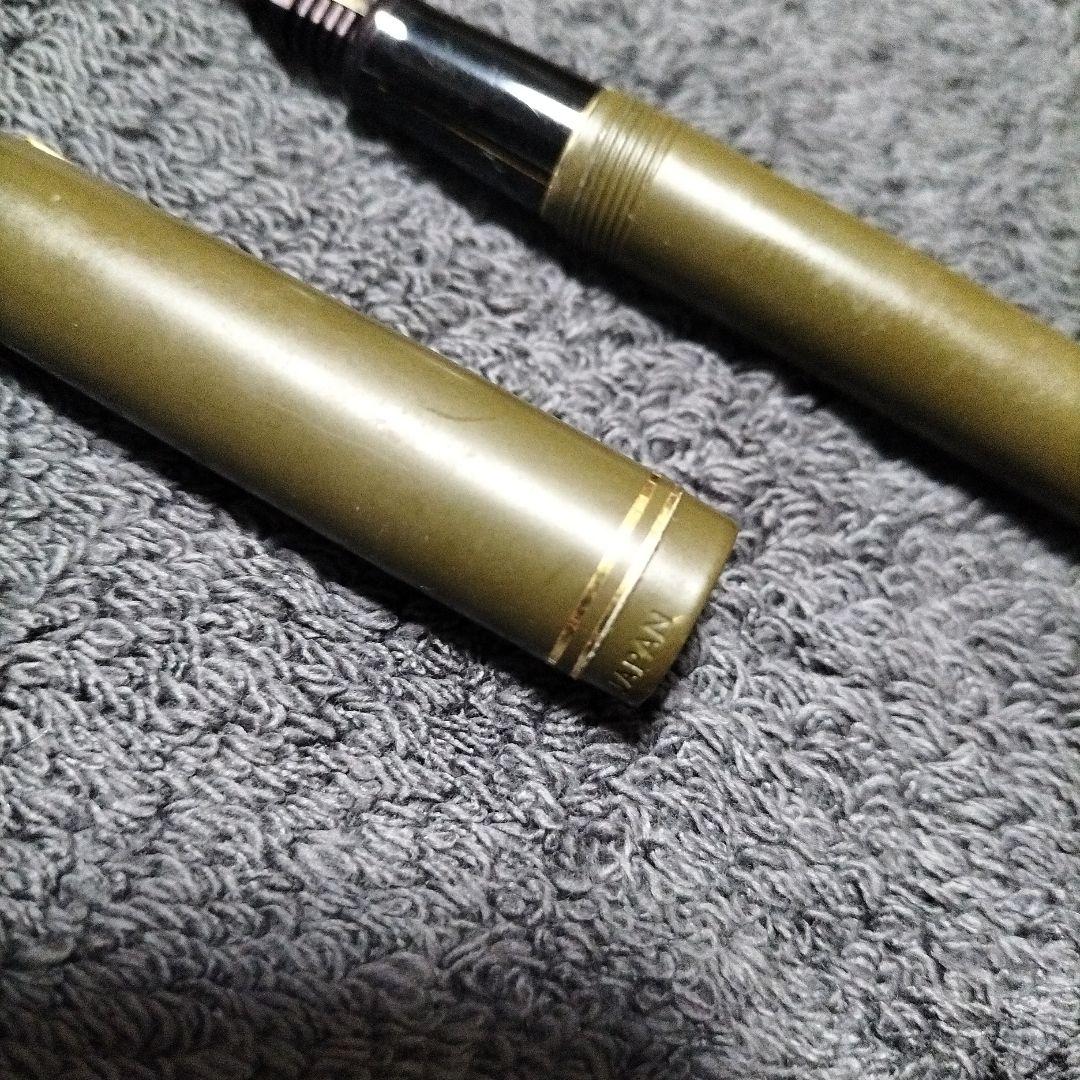 14K PILOT オリーブグリーン 万年筆 金属製