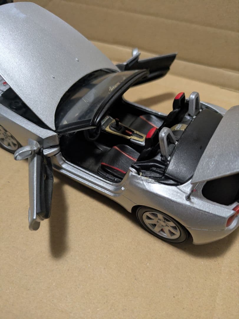 BMW Z4 シルバー　ミニカー　1/24