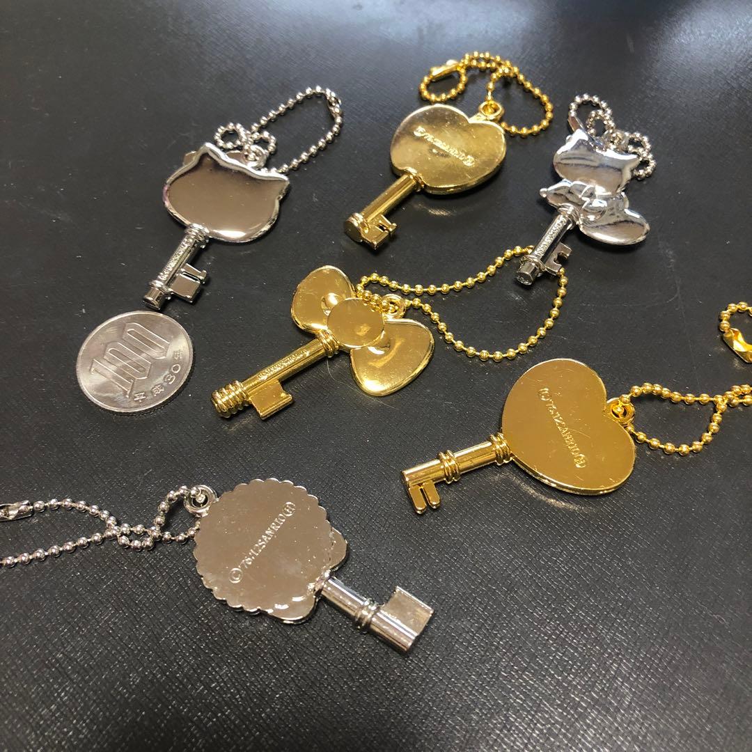 2012年　ハローキティちゃん　鍵型　キーマスコット　チャーム　キーホルダー