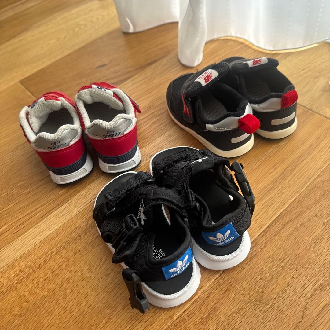 服と靴のセット売りです。