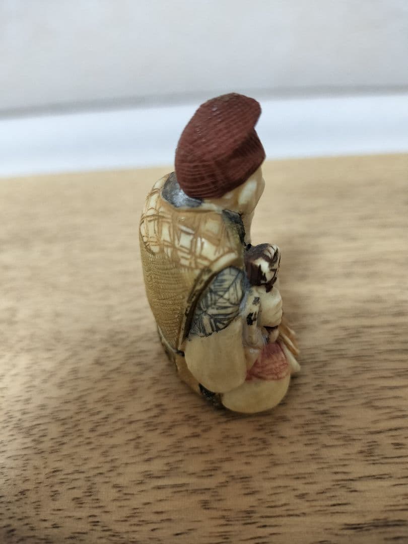 根付 七福神 玉之 牙彫り 幸運を呼び寄せる神様 縁起物 根付 銘(玉之