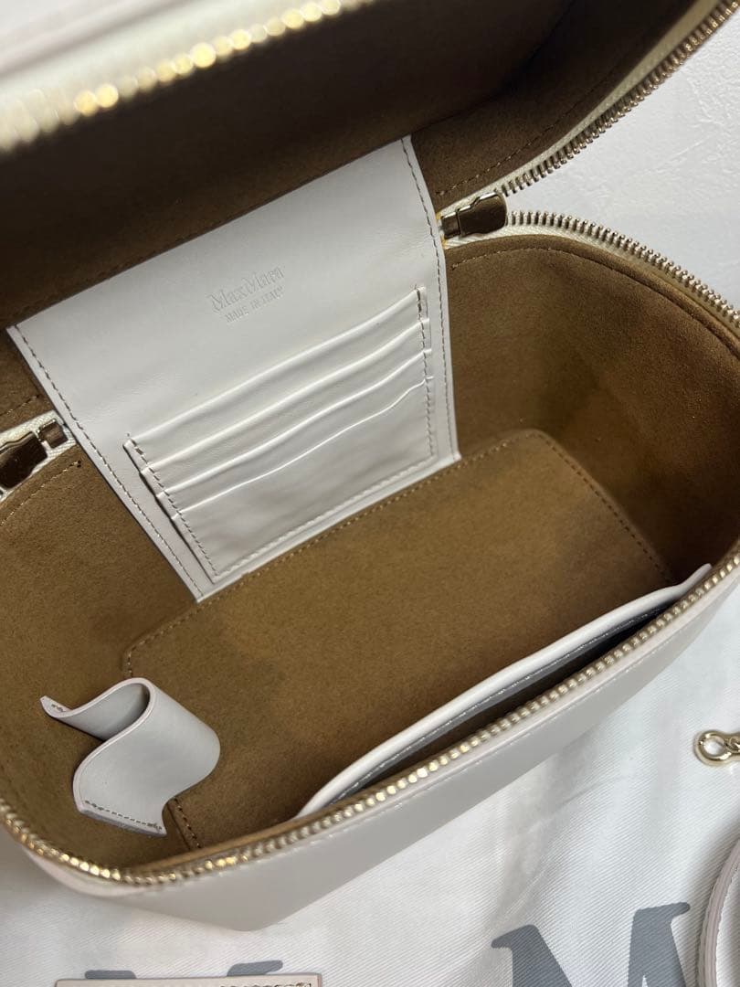 SALEMaxMara ホワイト ショルダーバッグバニティ