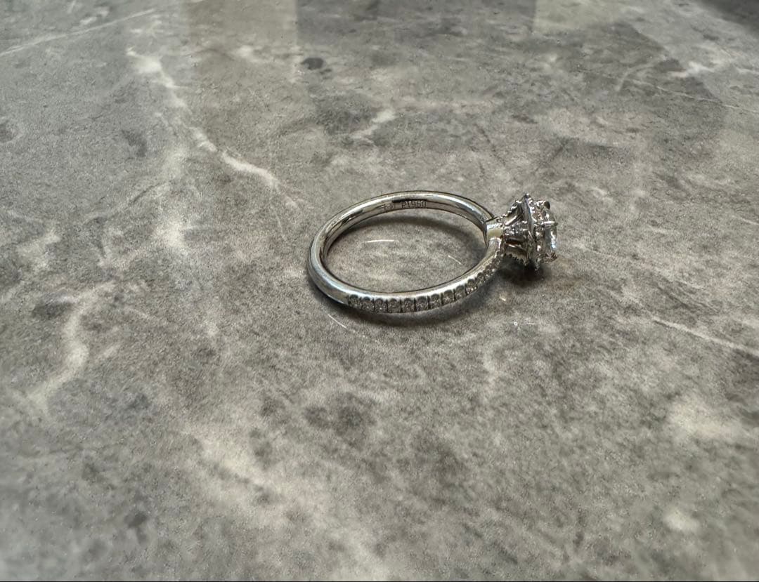 【美品】HARRY WINSTON ラウンドカットマイクロパヴェリング