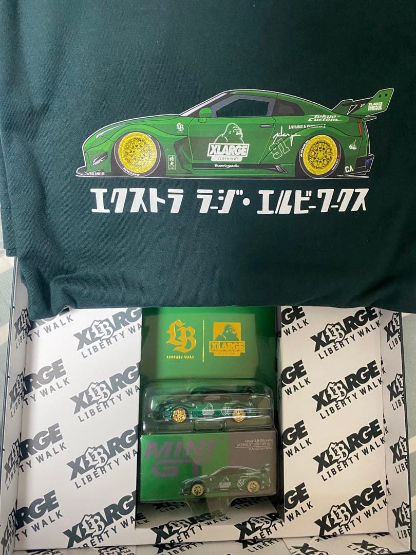 LBWK × XLARGE PREMIUM BOX（ミニカー＆Tシャツ）