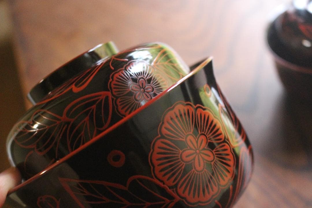 時代逸品！端正な爪朱黒漆に風情ある木芙蓉文の美しい吉野塗の四つ椀（検懐石道具京塗