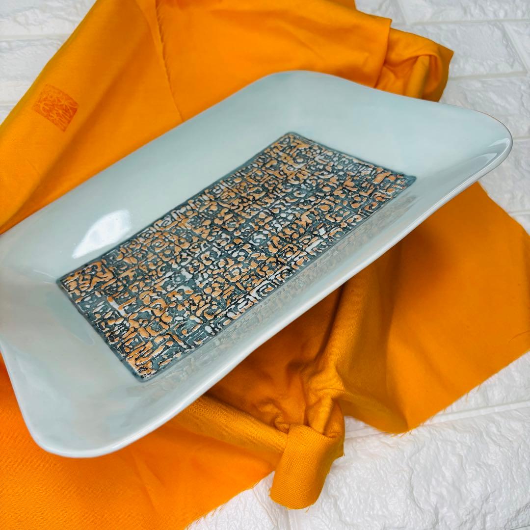 【木箱・栞付き】吉祥歳刻皿 角皿 工芸品 陶磁器 和食器 飾り皿