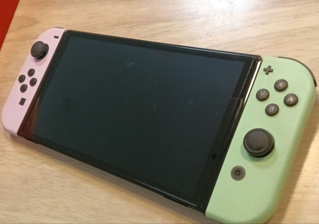 Nintendo Switch 本体 ピンクとグリーンジョイコン
