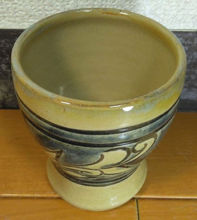 人間国宝 金城次郎 壷屋焼ゴブレット(草花文) 栞 共箱 美品 やちむん 壺屋焼