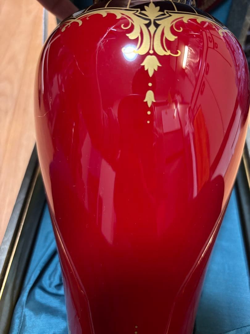 伊*宇様 Noritake 赤い花瓶　陶器　辰砂
