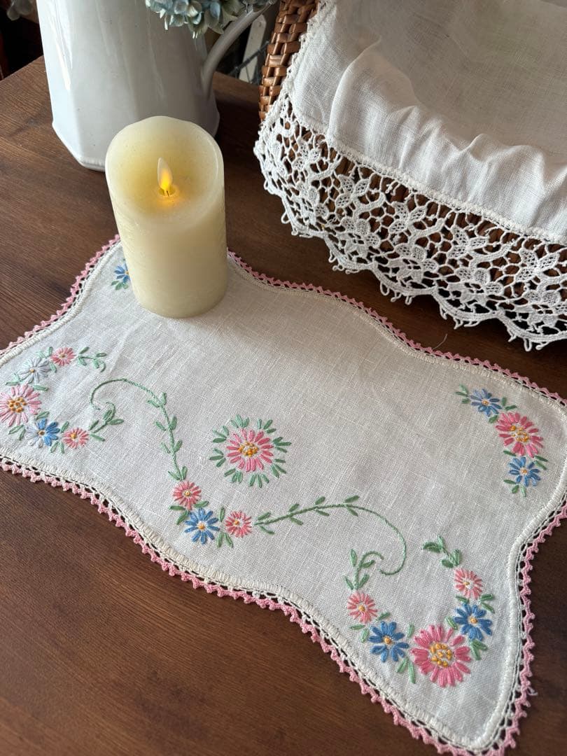 フランスアンティークஐ⋆*可愛い❤︎ピンク花柄手刺繍クロス3枚