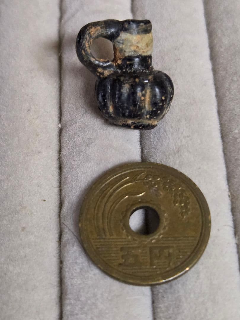 005 ビーズ トンボ玉 容器玉 小さなガラス壺