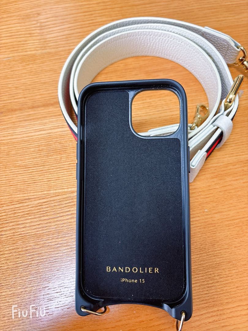 バンドリヤー iPhone15 ホワイト 定価16500円